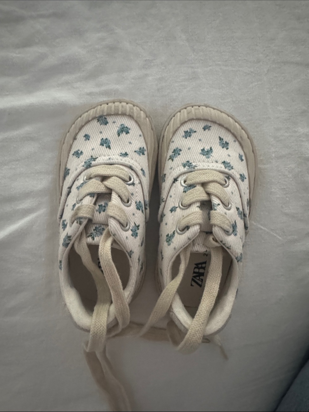 Zara Kids Cream Canvas Sneakers with Blue Floral Print